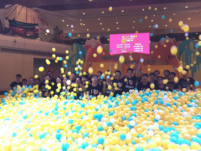 教你如何在海洋球池里浪里个浪!-