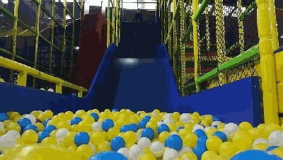 网红蹦床超大乐园,89元一价全含,还送往返大巴车