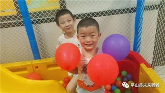 中班 下雨天 室内玩耍模式开启 疯玩 海洋球池里畅玩